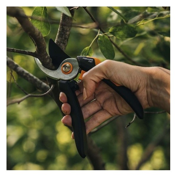 Fiskars dārza grieznes Solid M P321